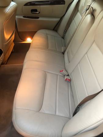 2002 LINCOLN TOWN CAR ONLY 60 K Miles - cars & trucks - by owner -... for sale in Cape Coral, FL – photo 19
