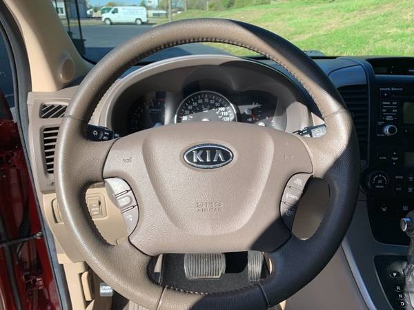 2012 Kia Sedona EX LWB - cars & trucks - by dealer - vehicle... for sale in Hamilton, OH – photo 13