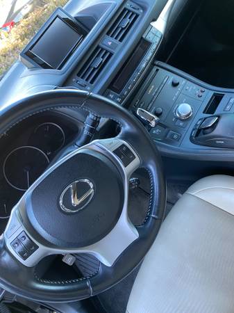 HYBRID LEXUS - ct 200h - cars & trucks - by owner - vehicle... for sale in Canoga Park, CA – photo 5