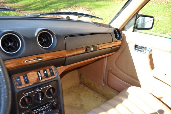 1983 Mercedes 240D - cars & trucks - by owner - vehicle automotive... for sale in Lancaster, PA – photo 10