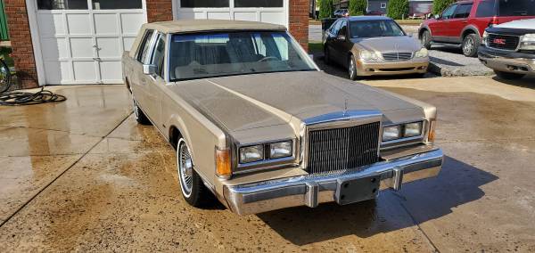 1989 Lincoln Town Car for sale in LOCK HAVEN, PA – photo 2