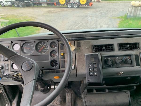 Freightliner w/curtain side box for sale in Ferndale, WA – photo 14