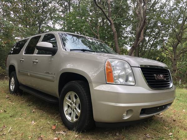 2008 GMC YUKON XL LOADED LEATHER MOONROOF! 140K EXCEL IN/OUT! E-85 GAS for sale in Copiague, NY – photo 3