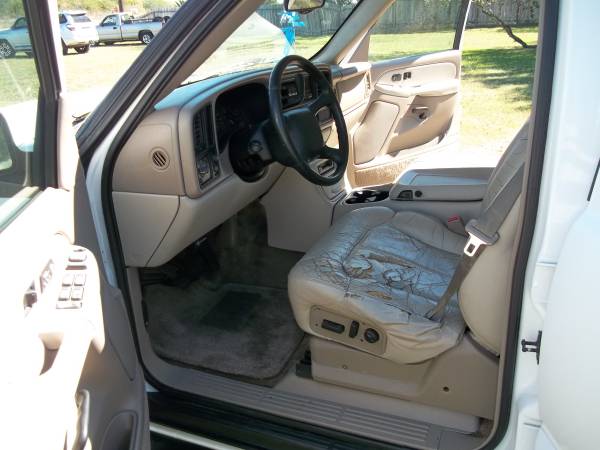 2002 Chevy Suburban LT Leather - cars & trucks - by dealer - vehicle... for sale in Victoria, TX – photo 9