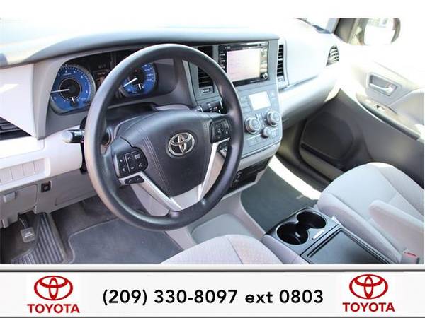 2018 Toyota Sienna mini-van Passenger LE for sale in Stockton, CA – photo 5