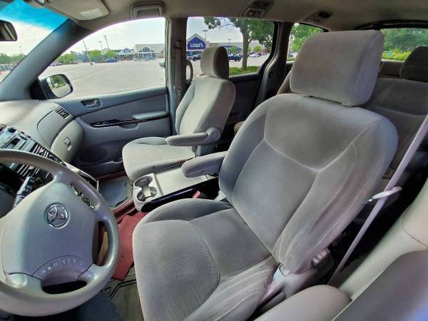 2004 Toyota Sienna AWD LE 7 passenger rides great we finance! for sale in Lawnside, DE – photo 7