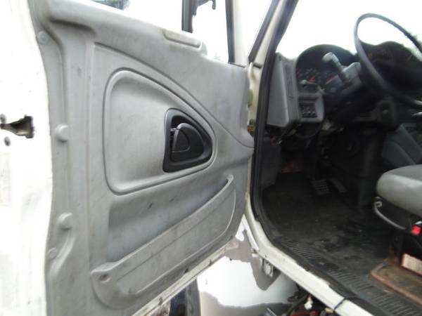 2005 International 4400 - - by dealer - vehicle for sale in Warminster, PA – photo 10