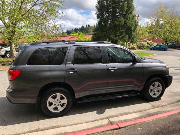 2016 Toyota Sequoia SR5 4WD - Navigation, Leather, Third Row for sale in Kirkland, WA – photo 4