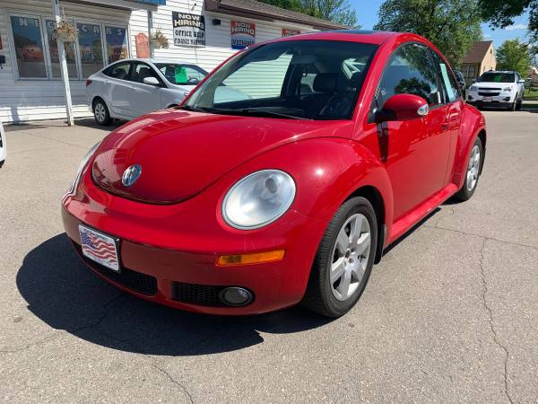 ★★★ 2007 Volkswagen New Beetle / 96k Miles! ★★★ - cars & trucks - by... for sale in Grand Forks, ND – photo 2