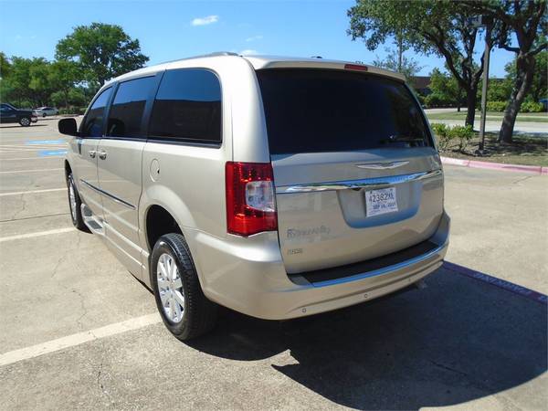14 CHRYSLER TOWN & COUNTRY MOBILITY HANDICAP WHEELCHAIR POWER RAMP... for sale in Irving, OK – photo 7