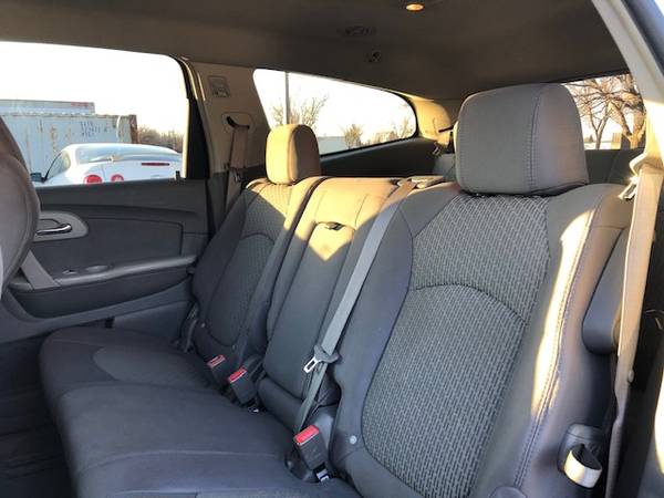 2009 Chevrolet Traverse LT *** ONLY 91K MILES *** - cars & trucks -... for sale in milwaukee, WI – photo 10