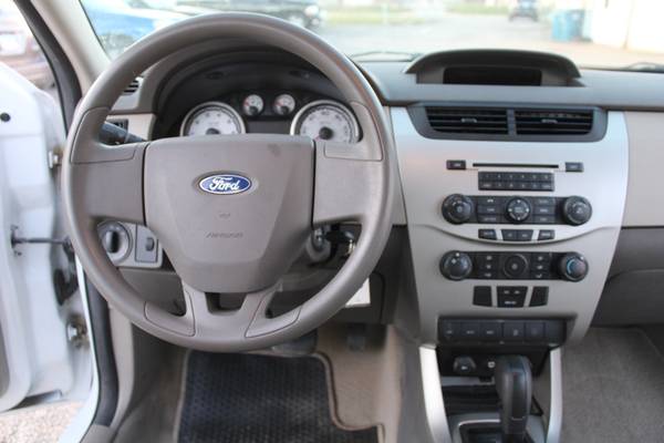 2008 Ford Focus SE - - by dealer - vehicle automotive for sale in Normal, IL – photo 10
