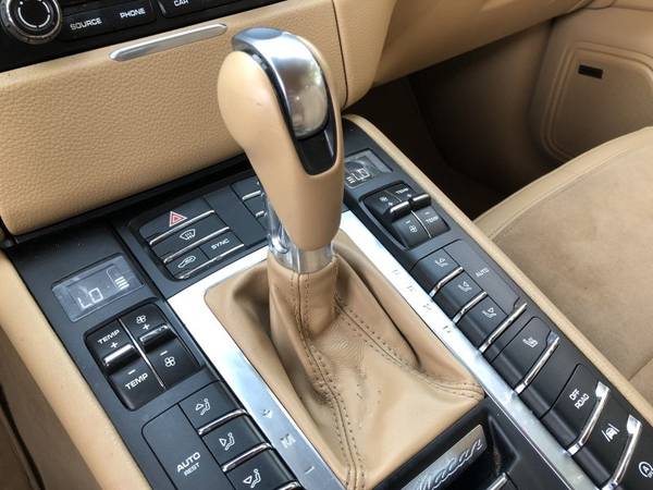 2017 Porsche Macan CLEAN CARFAX BEIGE LEATHER EXCELLENT CONDITION for sale in Sarasota, FL – photo 22