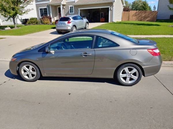 Very Clean 06 Honda Civic Coupe for sale in WAUKEE, IA
