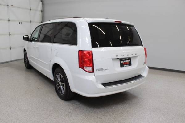 2017 Dodge Grand Caravan SXT hatchback White Knuckle Clearcoat for sale in Nampa, ID – photo 7