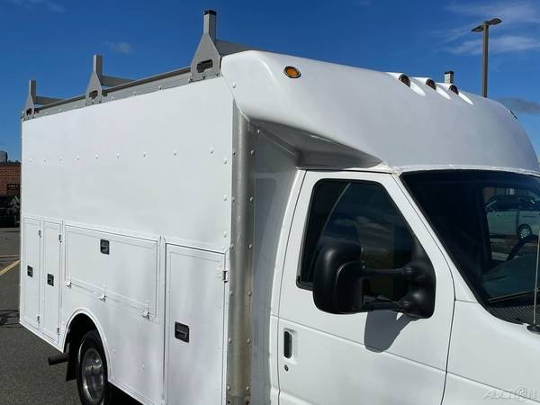 2003 Ford E-350 E350 XL 12ft Hi Cube Walk In Utility Van Gas for sale in south jersey, NJ – photo 10