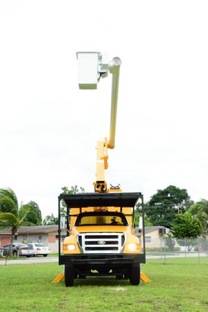 2006 Ford F-650 Super Duty Altec Over Center 61 foot Height Bucket -... for sale in Hollywood, FL – photo 5