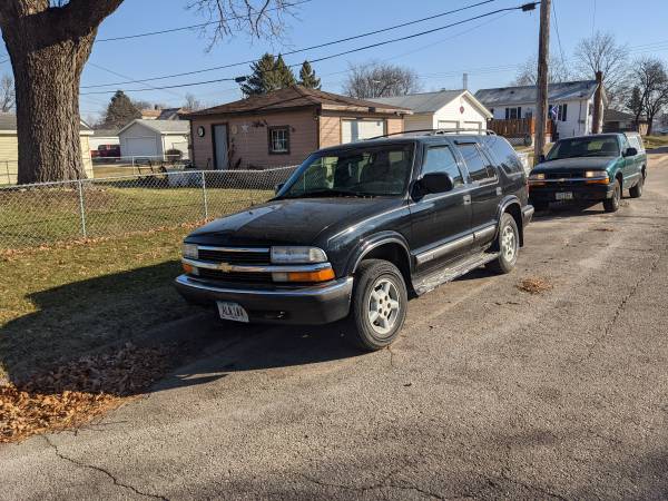 1999 Chevy S10 Blazer LS - cars & trucks - by owner - vehicle... for sale in Dubuque, IA – photo 2