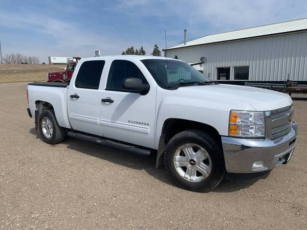 2013 CHEV SILVERADO 4X4 - - by dealer - vehicle for sale in Valley City, ND – photo 3
