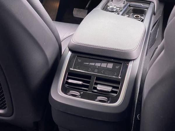 2020 Volvo XC90 T6 Momentum Sport Utility 4D suv Gray - FINANCE... for sale in Chicago, IL – photo 19