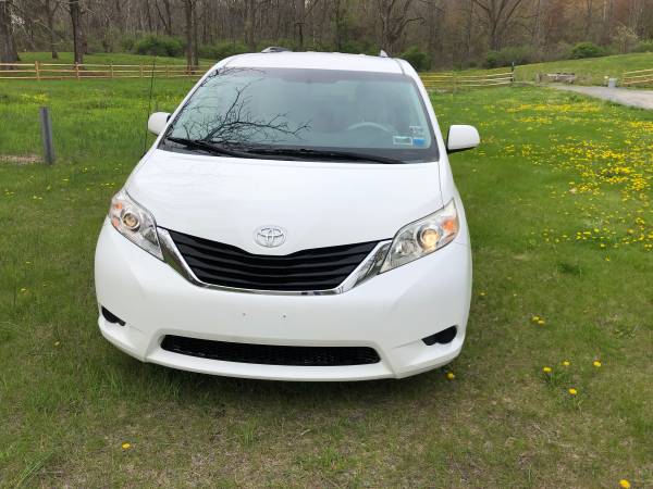 2011 TOYOTA SIENNA LE 1OWNER CLEAN CARFAX ( SOLD ) - cars & for sale in Hyde Park, NY – photo 5