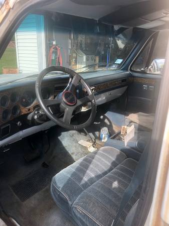 1990 Suburban on a 1985 3/4 ton 4x4 frame for sale in Lowell, MI – photo 4