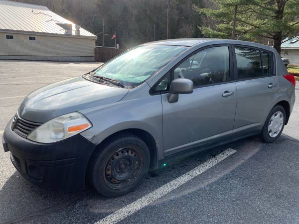 2008 Nissan Versa. 5 speed. - cars & trucks - by owner - vehicle... for sale in Montpelier, VT – photo 3