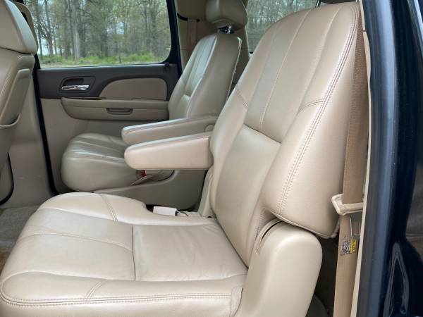 2007 GMC Yukon CL SLT 4X4 3rd Row Leather NICE! 11, 500 - cars & for sale in Chesterfield Indiana, IN – photo 10