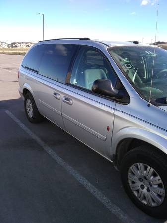 Nice mini van 2150$obo! 05 town&county -TRADES!?!-ALL?? for sale in Mitchell, SD – photo 3
