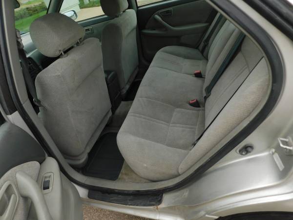 2001 Toyota Camry LE - Silver for sale in Saint Paul, MN – photo 6
