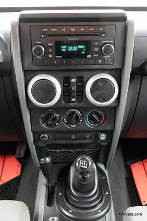 2009 Jeep Wrangler Unlimited Sahara CERTIFIED! 6 SPEED LOW MILES! for sale in Naperville, IL – photo 21