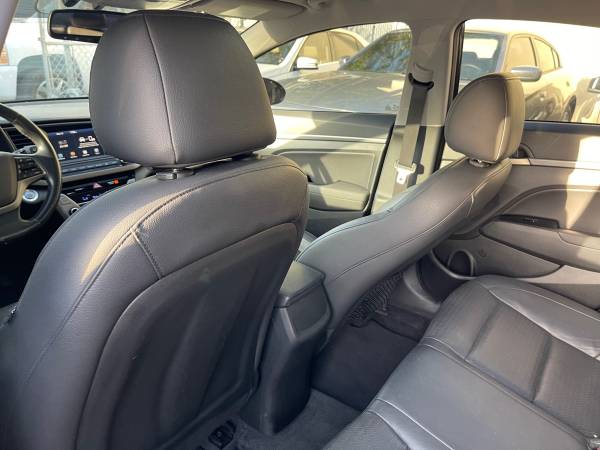 2017 hyundai elantra limited sedan leather - - by for sale in Hollywood, FL – photo 5