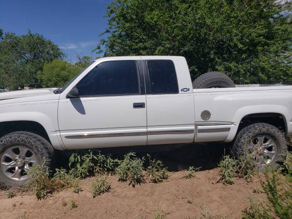 2 1995 chevys 1500 4x4 lifted one is parts only - cars & trucks - by... for sale in Albuquerque, NM – photo 4