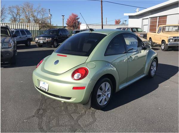 2009 Volkswagen New Beetle - - by dealer - vehicle for sale in Medford, OR – photo 5