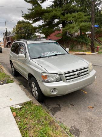 2004 Toyota Highlander for sale in Pittsburgh, PA – photo 2