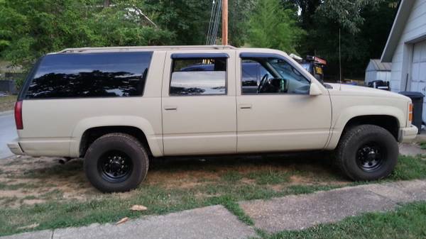 1995 GMC Suburban $3000 - cars & trucks - by owner - vehicle... for sale in Chattanooga, TN – photo 2