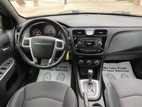 2013 Chrysler 200 Touring Automatic Very Clean Good on Gas for sale in Omaha, NE – photo 19