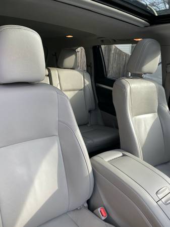 2015 Toyota Highlander - cars & trucks - by owner - vehicle... for sale in Portsmouth, NH – photo 8