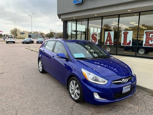 2014 Hyundai Accent SE*** Sunroof! Bluetooth! *** for sale in Sioux Falls, SD – photo 2