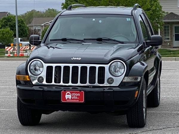 2005 Jeep Liberty Limited 4WD - - by dealer - vehicle for sale in Council Bluffs, IA – photo 3