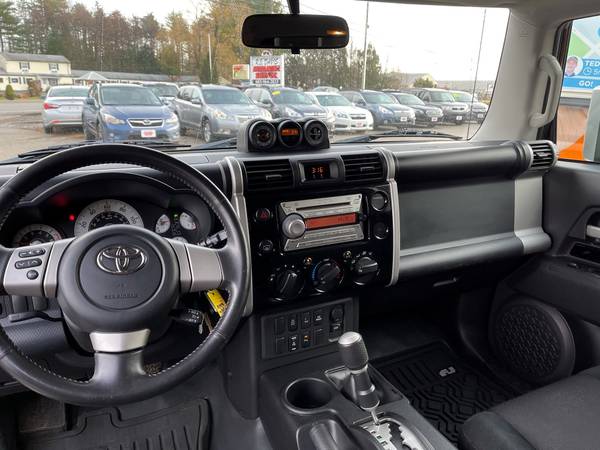 2007 TOYOTA FJ CRUISER LOW MILES WARRANTY INSPECTED - cars & trucks... for sale in North hampton, NH – photo 13
