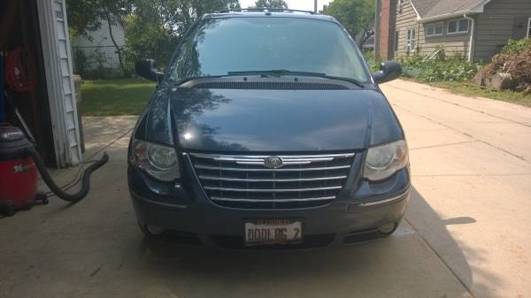 2007 Chrysler Town & Country - cars & trucks - by owner - vehicle... for sale in West Chicago, IL – photo 2