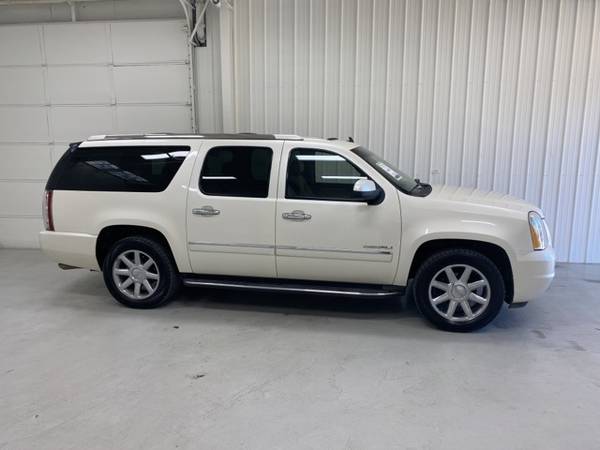 2010 GMC Yukon XL Denali -Manager's Special! - cars & trucks - by... for sale in Ripley, MS – photo 4
