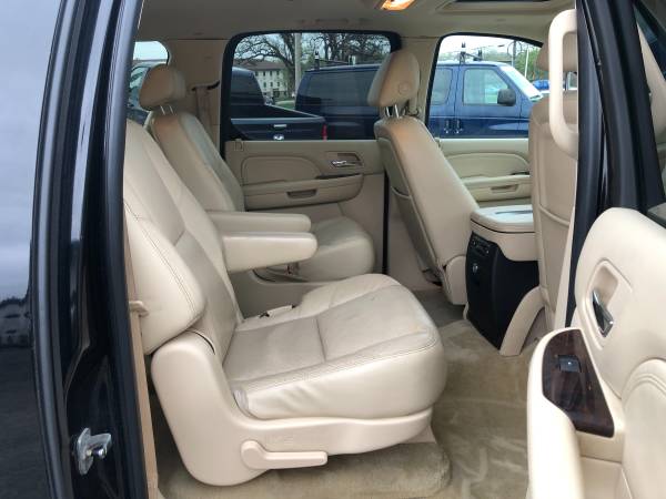 2007 Cadillac Escalade ESV - - by dealer - vehicle for sale in URBANDALE, IA – photo 19