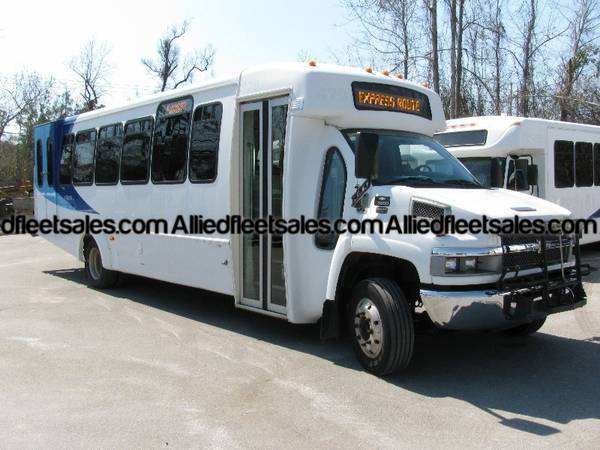 2008 Chevrolet C5500 Goshen Shuttle Bus for sale in Louisville, KY – photo 2
