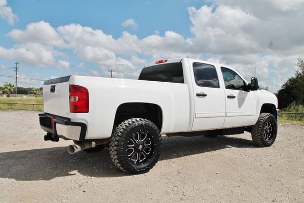 2014 CHEVROLET 2500 LT 4x4 - LOW MILES- DIESEL- COGNITO- NEW 20s &... for sale in Liberty Hill, LA – photo 13