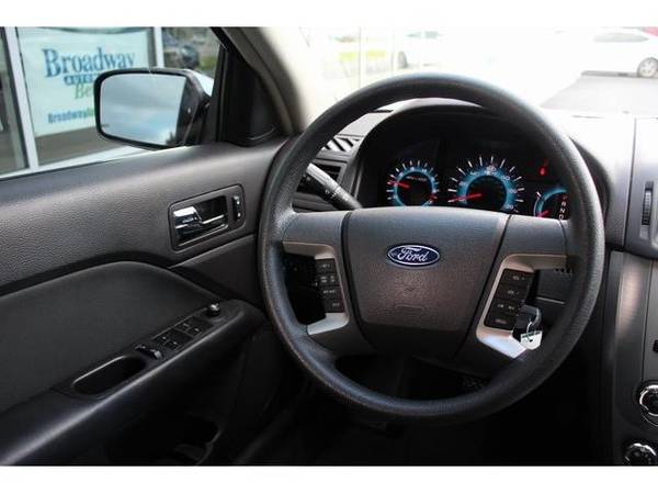 2010 Ford Fusion sedan SE Green Bay for sale in Green Bay, WI – photo 16