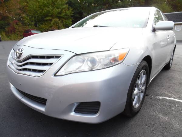 2011 Toyota Camry LE (4-cyl, auto, 182 k miles) - cars & trucks - by... for sale in swanzey, NH