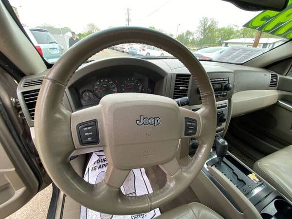 2005 Jeep Grand Cherokee Laredo V8 4x4 - - by for sale in Beloit, WI – photo 18