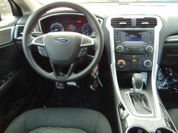 2016 Ford Fusion SE - cars & trucks - by dealer - vehicle automotive... for sale in Midlothian, IL – photo 12